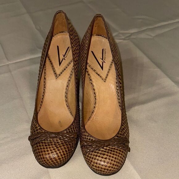 Vince Camuto Brown/Beige Snakeskin Pattern Textured Heels Size 7 - Picture 3 of 11